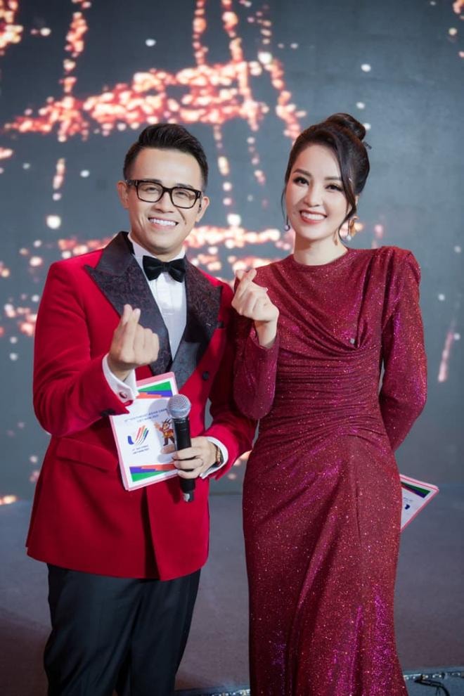 Á hậu Thụy Vân đón tuổi mới ngay sau khi hoàn thành dẫn dắt Lễ bế mạc SEAGames 31 1