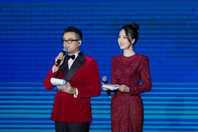 Á hậu Thụy Vân đón tuổi mới ngay sau khi hoàn thành dẫn dắt Lễ bế mạc SEAGames 31 13
