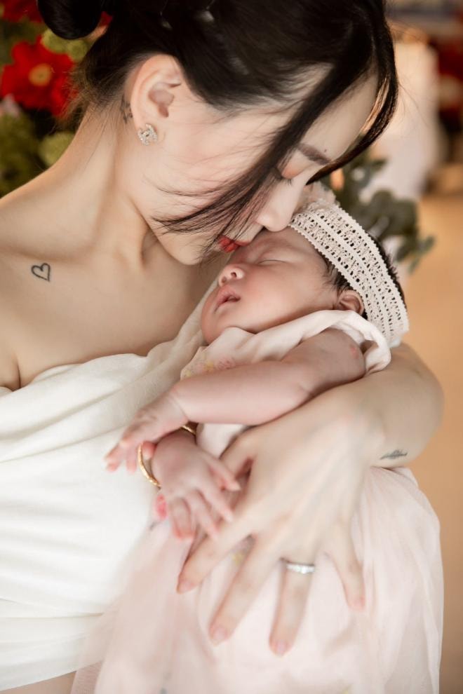 ảnh tiệc đầy tháng con minh anh  0