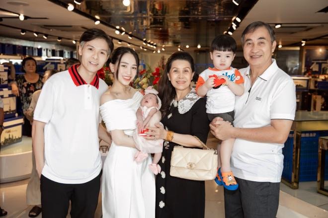 ảnh tiệc đầy tháng con minh anh  1