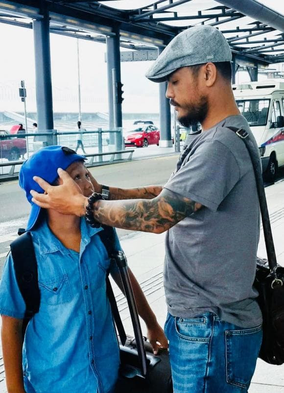 Vợ cố nhạc sĩ Trần Lập dự lễ tốt nghiệp cấp 3 của con trai, cậu bé ngày nào nay đã trưởng thành thật rồi! 5