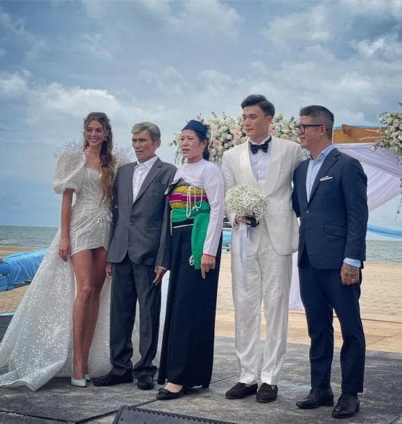 bố mẹ vợ tiến dũng  1