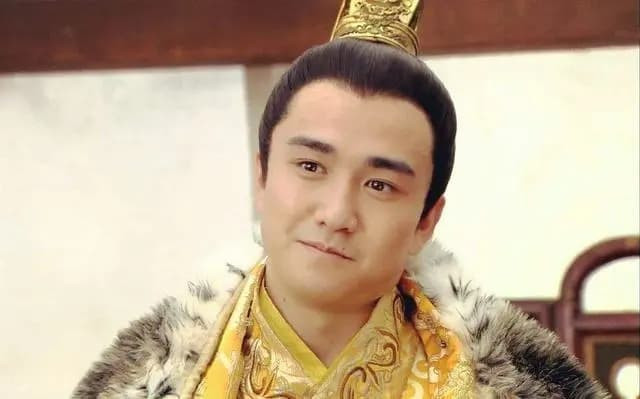 thai-thuong-hoang-trong-lich-su-10-ngoisaovn-w640-h399 9 thai-thuong-hoang-trong-lich-su-10-ngoisaovn-w640-h399 9