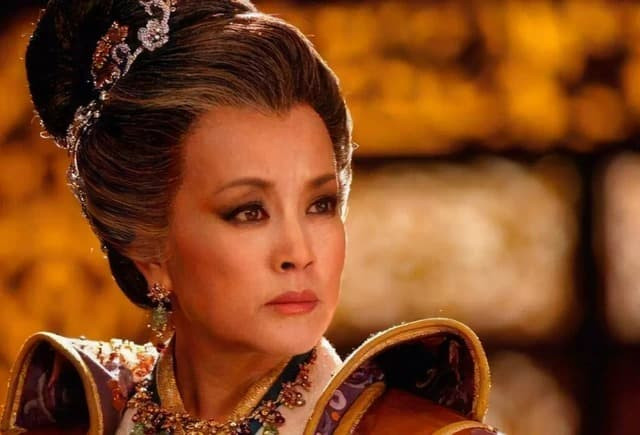 thai-thuong-hoang-trong-lich-su-14-ngoisaovn-w640-h435 13 thai-thuong-hoang-trong-lich-su-14-ngoisaovn-w640-h435 13