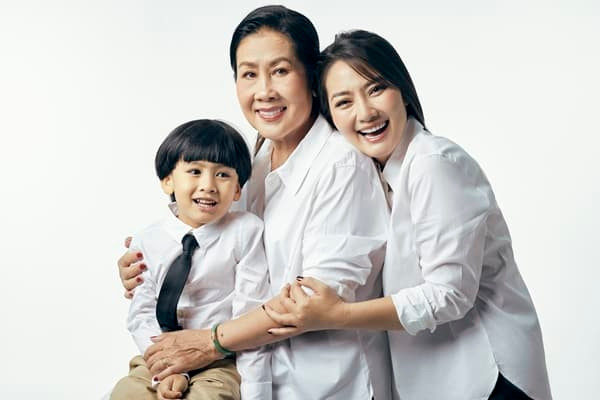 ngoc-lan-khoe-khung-anh-gia-dinh-noi-bat-la-2-nguoi-me-don-than-manh-me-khi-chat-12-ngoisaovn-w600-h400 5 ngoc-lan-khoe-khung-anh-gia-dinh-noi-bat-la-2-nguoi-me-don-than-manh-me-khi-chat-12-ngoisaovn-w600-h400 5