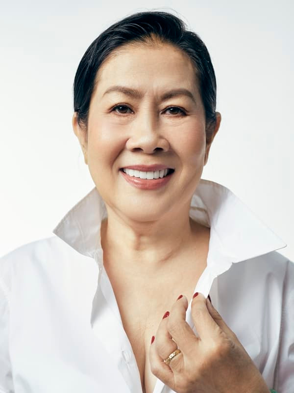 ngoc-lan-khoe-khung-anh-gia-dinh-noi-bat-la-2-nguoi-me-don-than-manh-me-khi-chat-9-ngoisaovn-w600-h800 3 ngoc-lan-khoe-khung-anh-gia-dinh-noi-bat-la-2-nguoi-me-don-than-manh-me-khi-chat-9-ngoisaovn-w600-h800 3