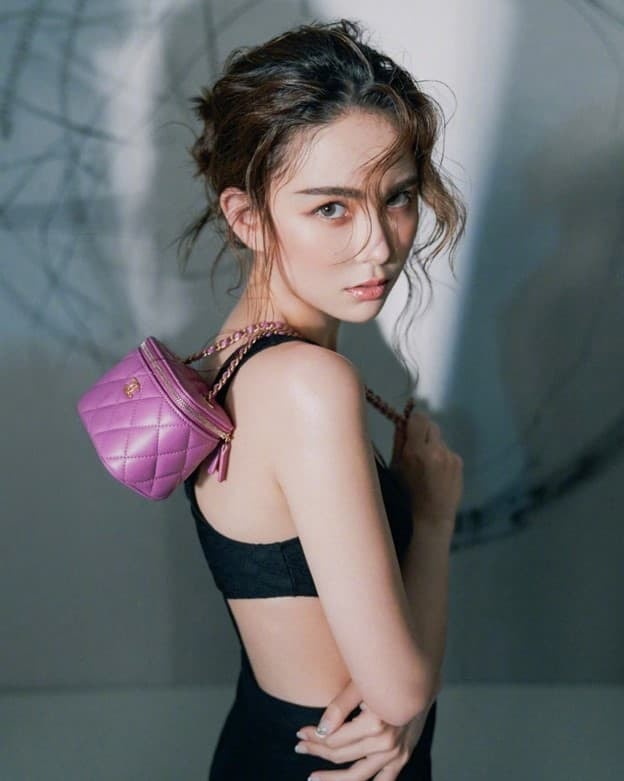 Bà xã Châu Kiệt Luân khoe ảnh selfie sau khi sinh, đã 3 con mà vẫn đẹp không tì vết bảo sao được chồng cưng chiều như nữ hoàng  14
