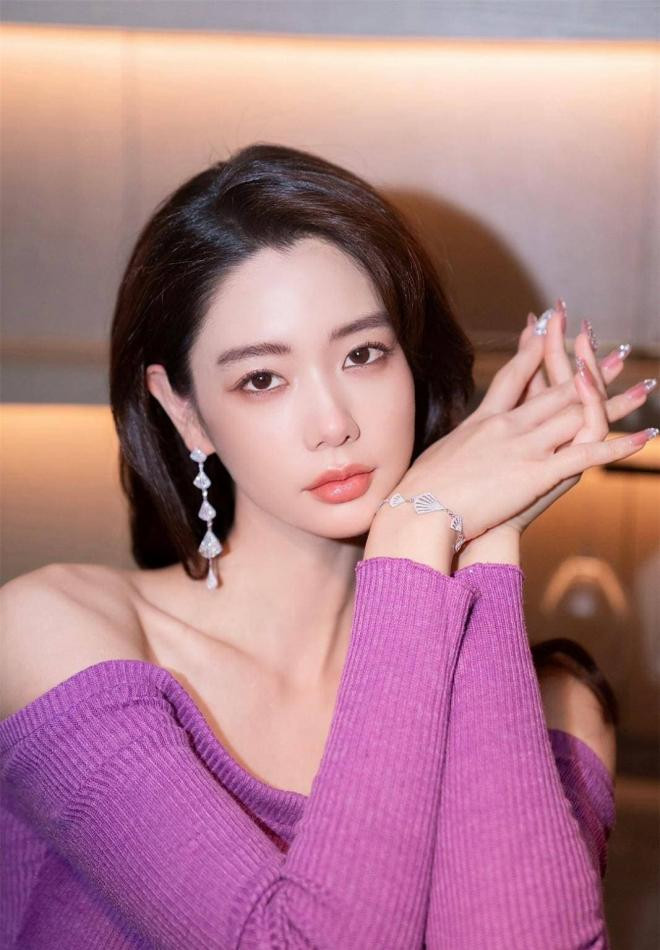 Clara Lee 3