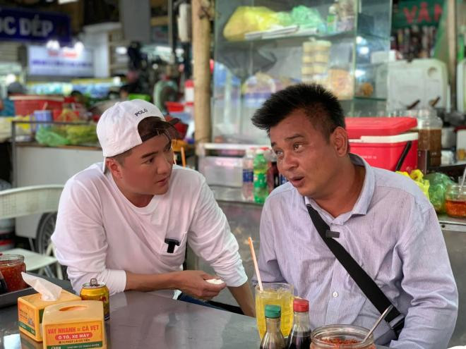 dam-vinh-hung-khien-cong-dong-mang-ran-ran-khi-lam-dieu-nay-cho-nguoi-hat-rong-khiem-thi-18-ngoisaovn-w2048-h1536 1 dam-vinh-hung-khien-cong-dong-mang-ran-ran-khi-lam-dieu-nay-cho-nguoi-hat-rong-khiem-thi-18-ngoisaovn-w2048-h1536 1