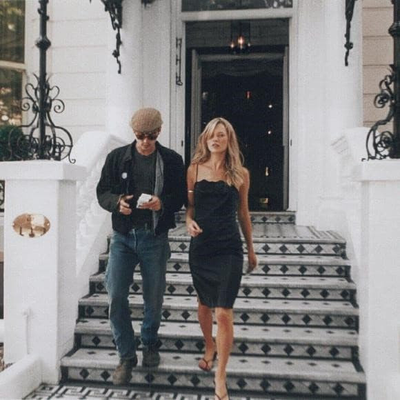 Kate Moss được bắt gặp đến ủng hộ Johnny Depp tại hòa nhạc, dấy nghi vấn 'tình cũ không rủ cũng tới' 10