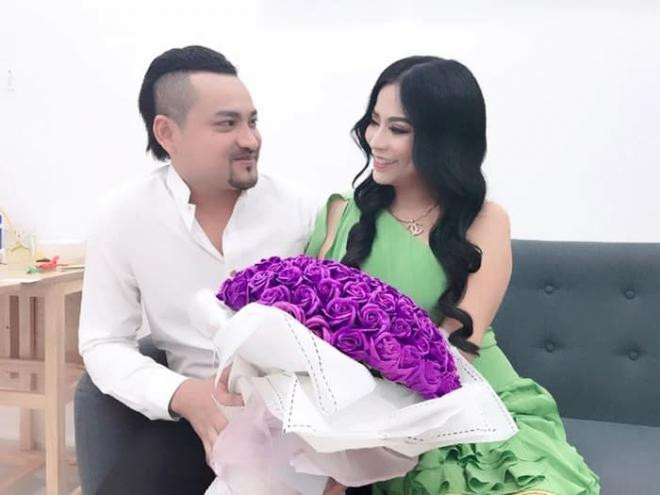 showbiz-viet-co-mot-ca-si-am-tham-xuat-gia-di-tu-sau-3-nam-ly-hon-vo-hoa-hau-2-ngoisaovn-w700-h525 3 showbiz-viet-co-mot-ca-si-am-tham-xuat-gia-di-tu-sau-3-nam-ly-hon-vo-hoa-hau-2-ngoisaovn-w700-h525 3