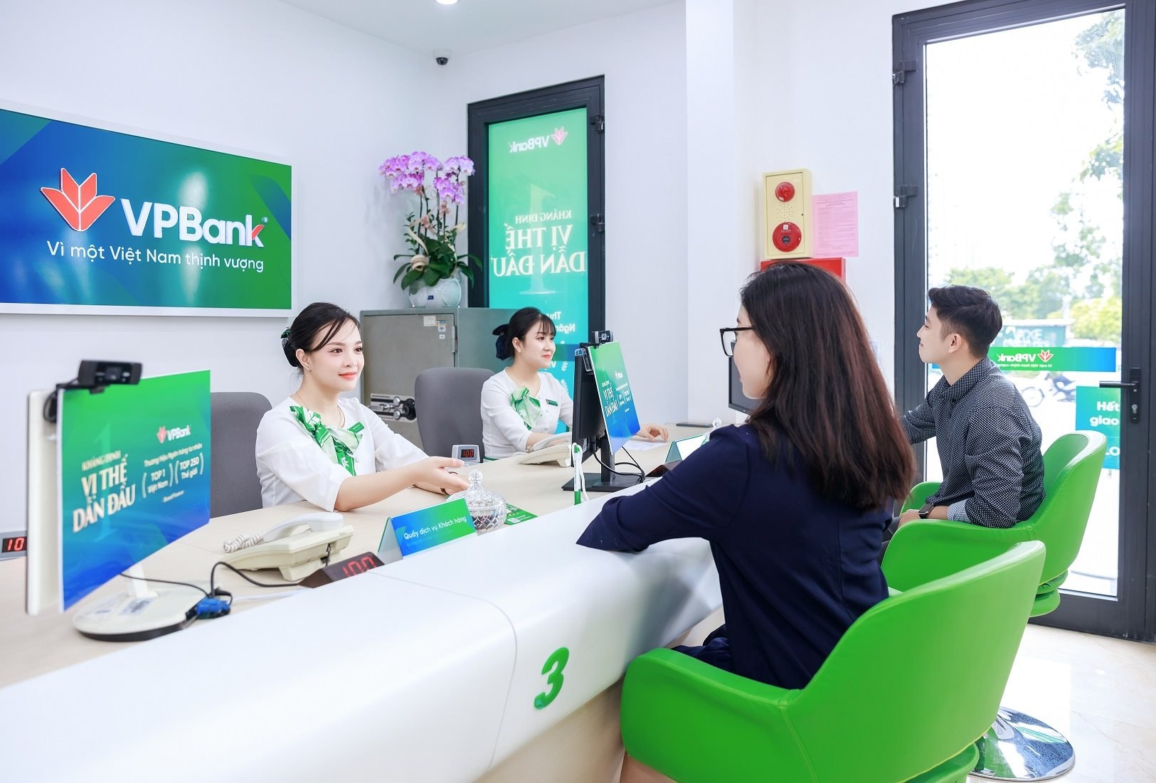 vpbank-phong-giao-dich-1-.jpg