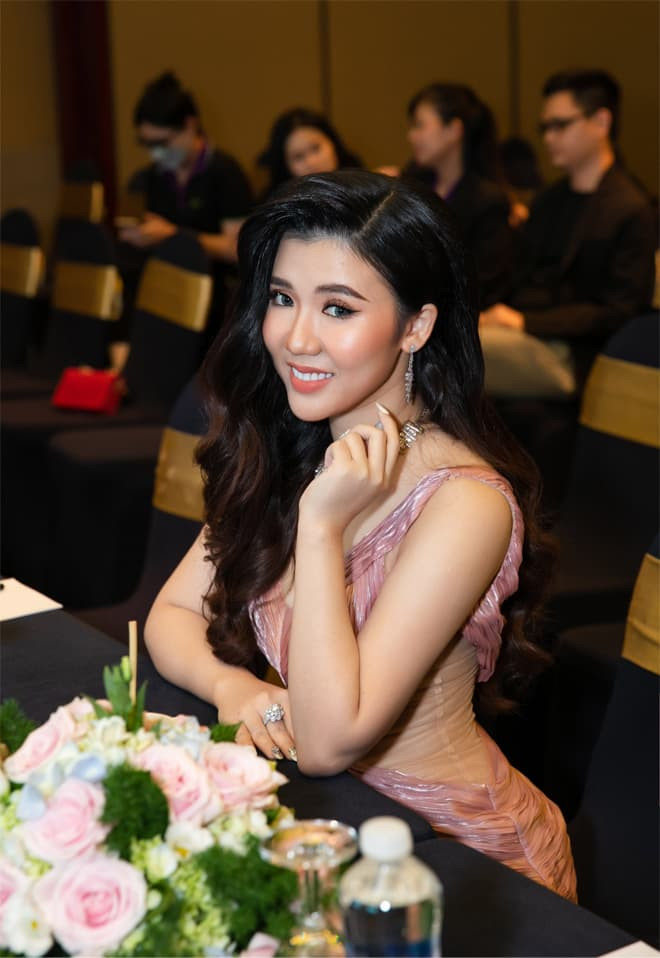 ba-trum-tham-my-amada-nguyen-ngoc (1).jpg 0