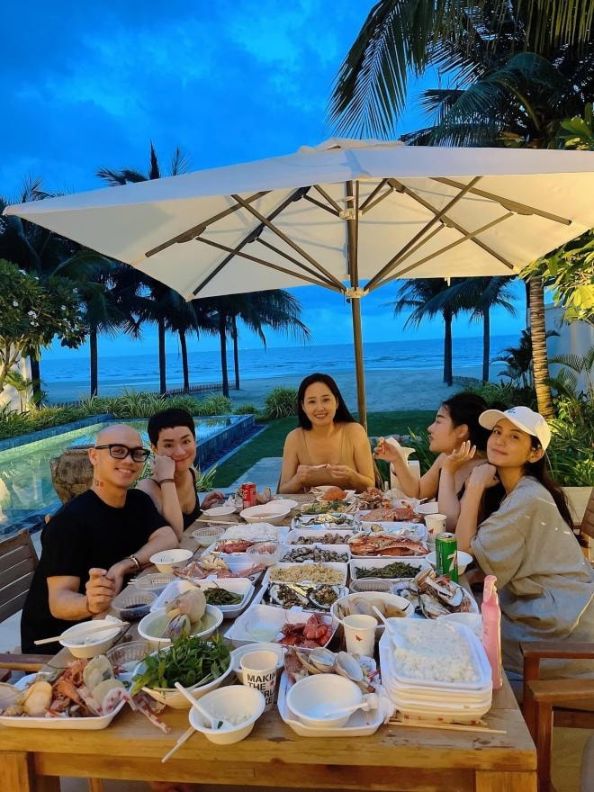 trà my đi du lịch  1