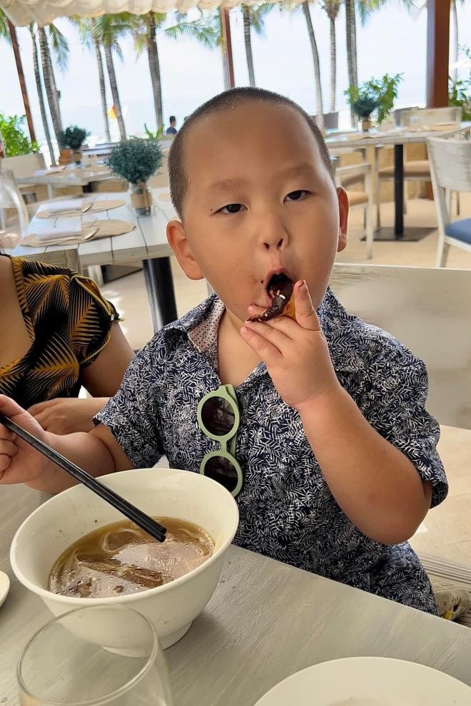 trà my đi du lịch  1