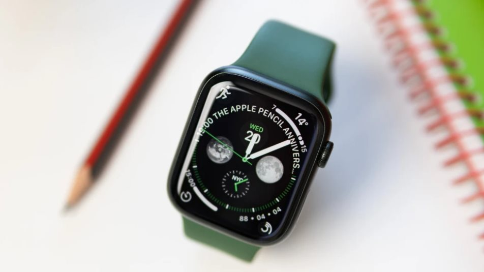 apple-watch-4553.png