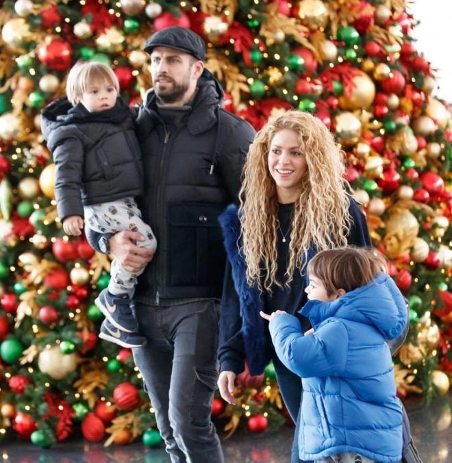 Pique và Shakira 0