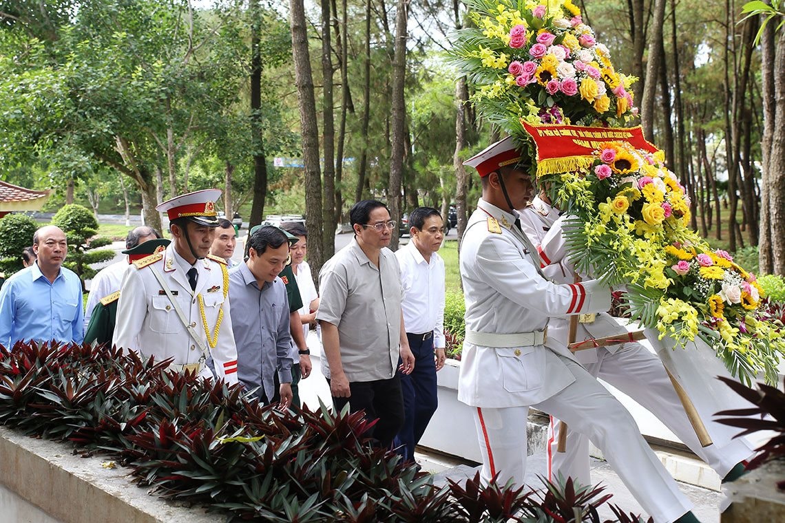 thu-tuong-dang-huong-tai-nga-ba-dong-loc.jpg