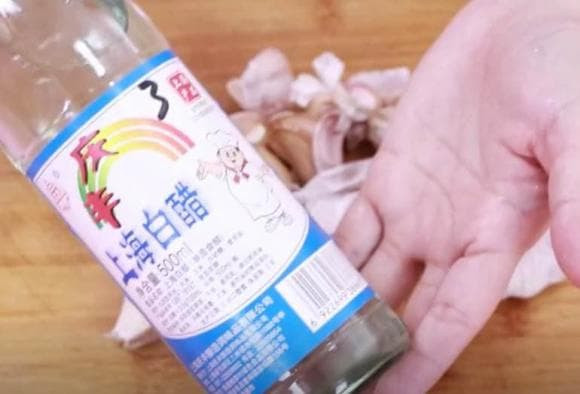 giấm trắng, mẹo hay, công dụng của giấm, khử mùi