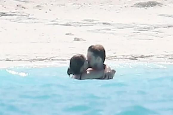 Taylor Swift , Taylor và bạn trai Joe, sao âu mỹ