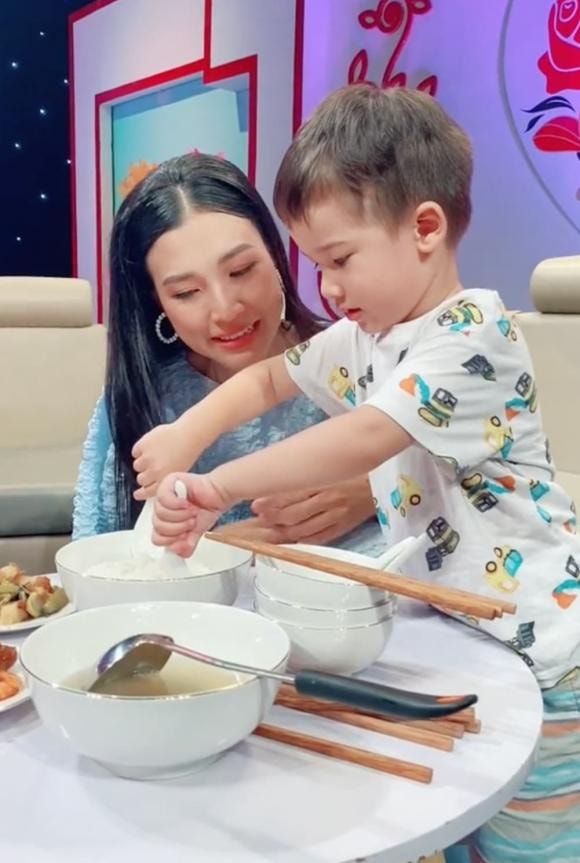 MC Hoàng Oanh, á hậu Hoàng Oanh, sao Việt