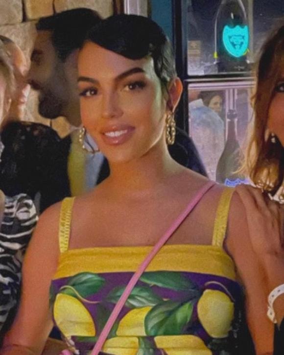 georgina rodriguez, bạn gái cristiano ronaldo, set đồ, hàng hiệu 