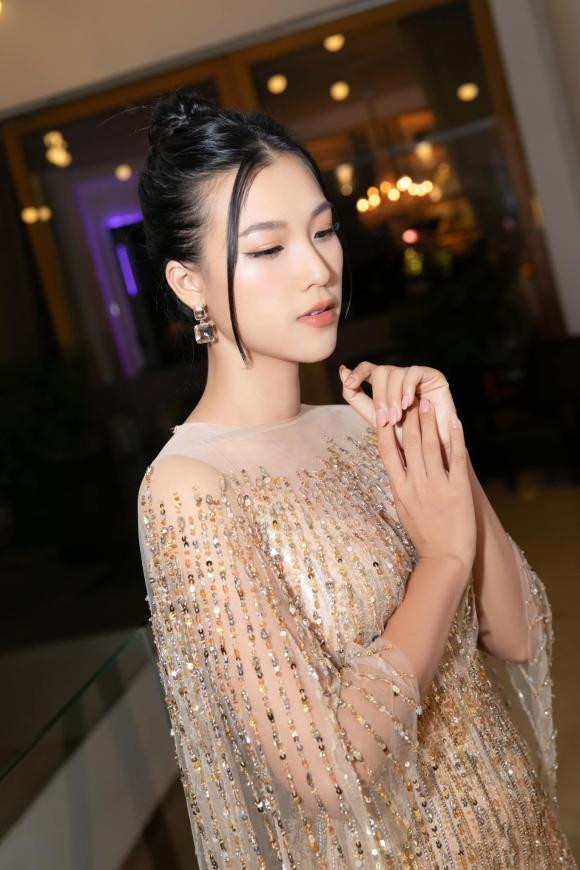 Hoàng Oanh, Hoàng Oanh ly hôn, sao việt 