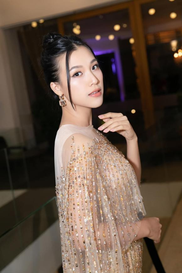 Hoàng Oanh, Hoàng Oanh ly hôn, sao việt 
