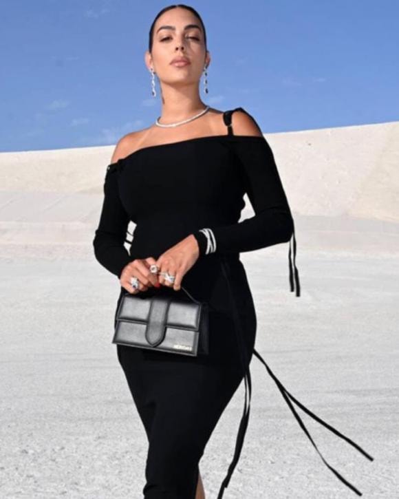 georgina rodriguez, phẫu thuật thẩm mỹ, bạn gái của cristiano ronaldo