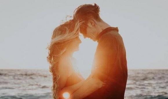 lấy chồng nhiều tuổi, yêu người lớn tuổi, tình yêu, chọn chồng