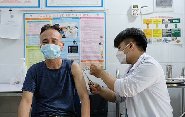 Chăm sóc sức khỏe cho người dân tại Hà Nội - Ảnh: moh.gov.vn