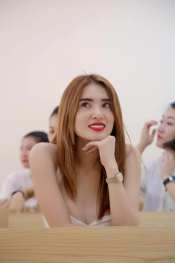Công Vinh, em gái Công Vinh, giới trẻ 