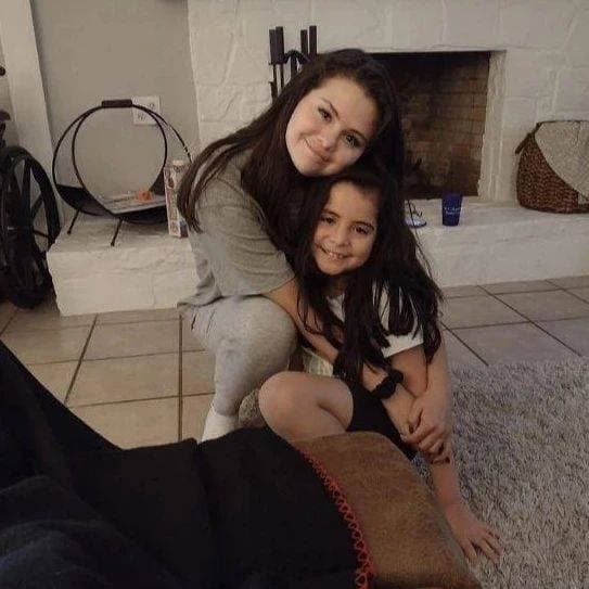 selena gomez, mặt mộc, sao hollywood 