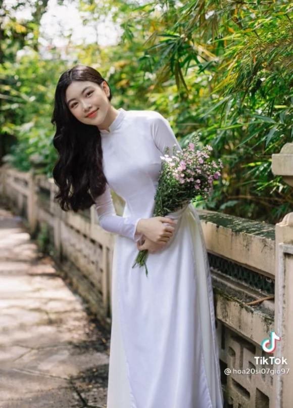 con gái quyền linh, lọ lem, sao việt 