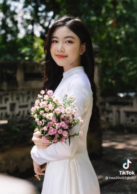 con gái quyền linh, lọ lem, sao việt 