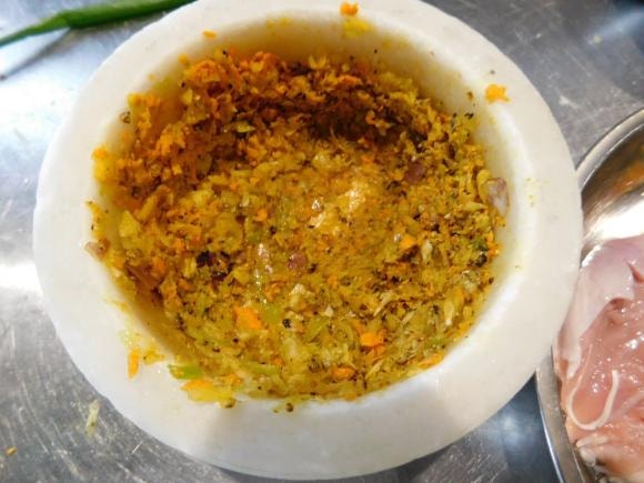 mì xào, gà áp chảo, món ngon 