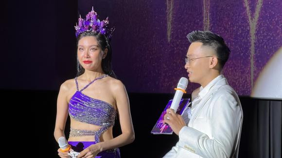 á hậu Thúy Vân, sao Việt
