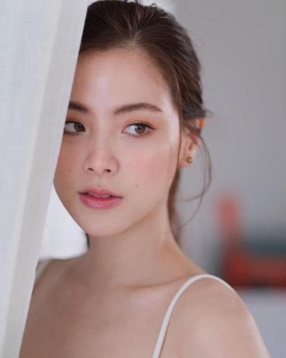 baifern pimchanok, chiếc lá bay, chiếc lá cuốn bay