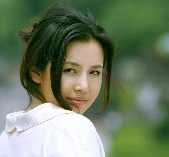 sao Hoa ngữ,Tát Nhật Na,Từ Tùng Tử,Hứa Đệ,Trương Chi Hoa,Đinh Gia Lệ,Vương Lan,Lý Tinh Tinh,Vương Thiến Hoa