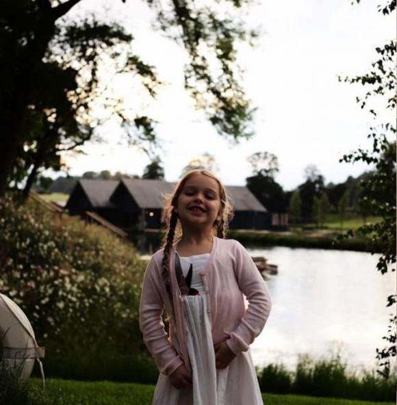 Vợ chồng David Beckham, Brooklyn, Romeo, Cruz, Victoria, Harper Beckham, sao Hollywood