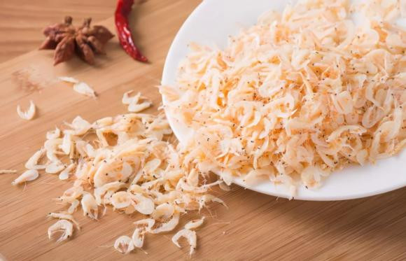 tép khô, mẹo chọn mua tép khô, tép khô nên mua màu vàng hay màu trắng