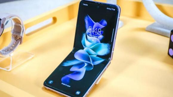 smartphone gập, smartphone gập tốt nhất, điện thoại thông minh tốt nhất, mua điện thoại gập, điện thoại gập giá rẻ, điện thoại gập Samsung