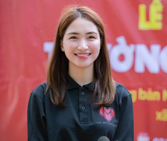 Hòa Minzy xây trường 5 Hòa Minzy, Hòa Minzy làm từ thiện, sao việt