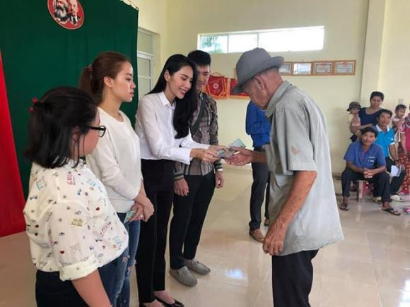 hồng loan, tiến linh, công vinh, thủy tiên, hòa minzy, minh hải, công phượng, kỳ hân, mạc hồng quân, ly kute, sao việt, cầu thủ