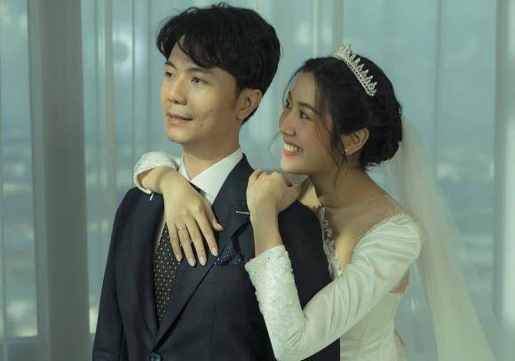 á hậu Thúy Vân, sao Việt