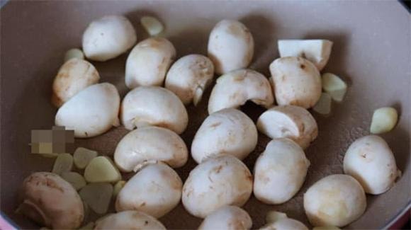 tôm xào, tôm xào nấm, món ngon mỗi ngày