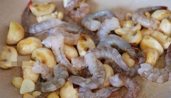 tôm xào, tôm xào nấm, món ngon mỗi ngày