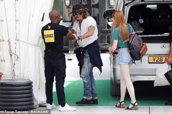 Johnny Depp, cô gái lạ mặt, buổi diễn tập ở Arena Santa Giuliana, sao Hollywood