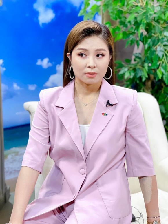 Nguyễn Hoàng Linh, mc Nguyễn Hoàng Linh, sao việt  