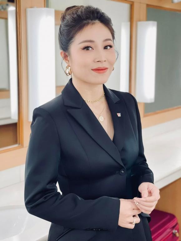 Nguyễn Hoàng Linh, mc Nguyễn Hoàng Linh, sao việt  